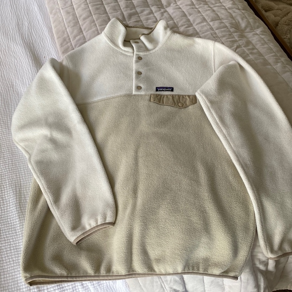 Patagonia Synchilla jacket, Size Large, cream & tan.